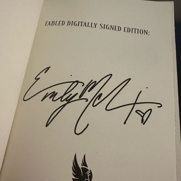 Emily McIntire fabled set signed - Picture 5 of 6